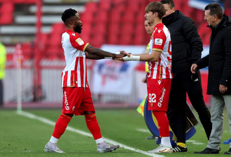 Vasilije Kostov menja Gelora Kangu (Foto: Starsport)