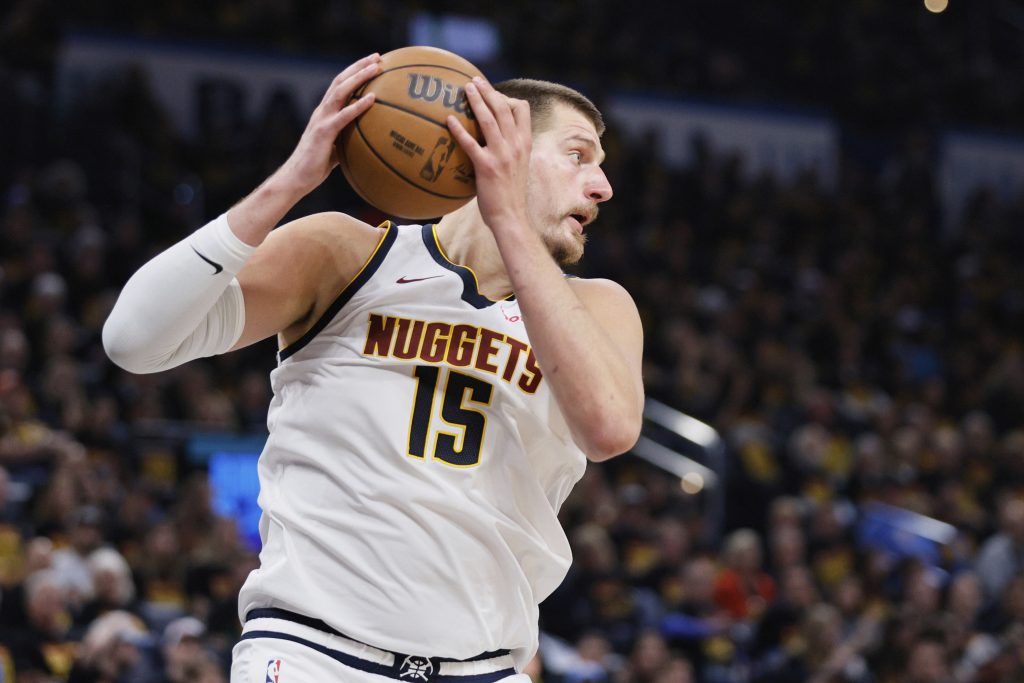 Jokić sleteo u Kinu, obožavatelji „poludeli“ za najboljim igračem sveta (VIDEO)