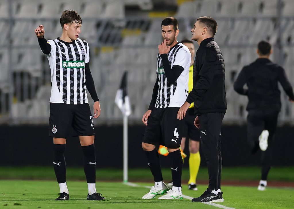 Rusi šokirali crno-bele, a onda je Partizan došao do izjednačenja iz prelepe akcije