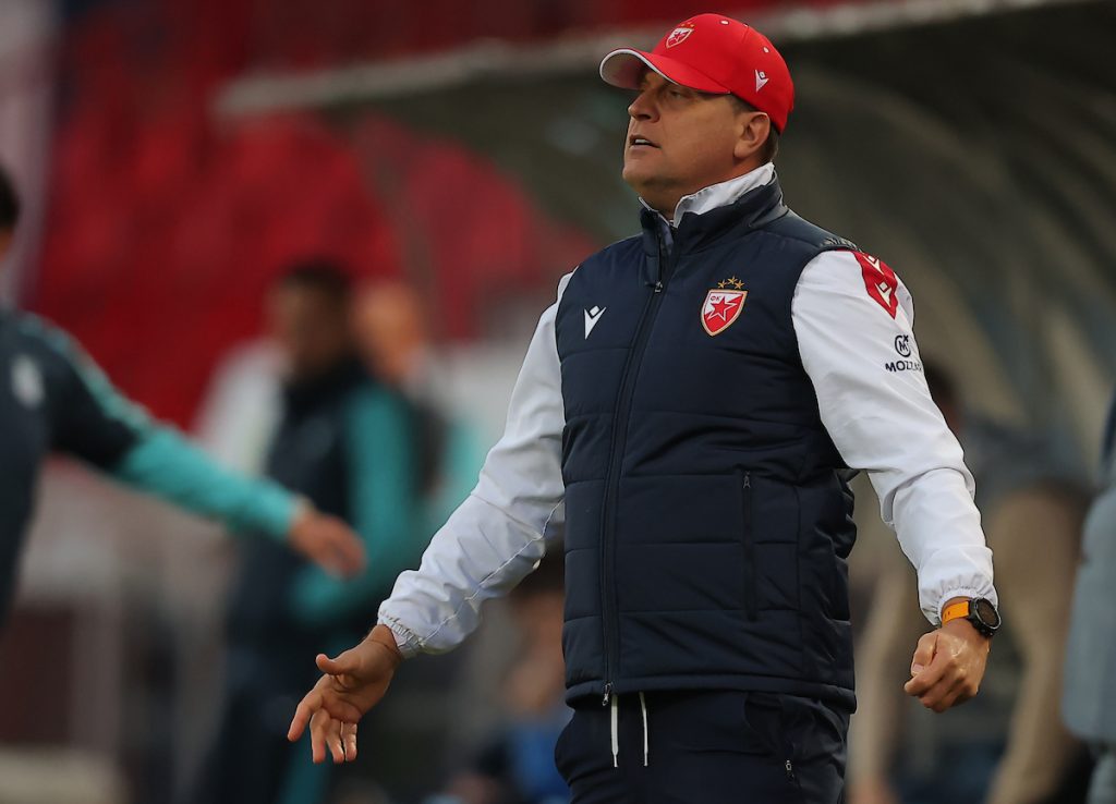 Zvezda zvala levog beka: Nož i pogača u njegovim rukama!