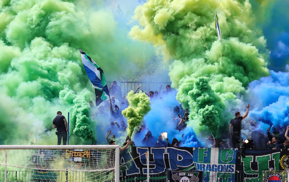 Zemun se vratio u Superligu kao klub iz Serije A: Novi dresovi zapalili mreže!