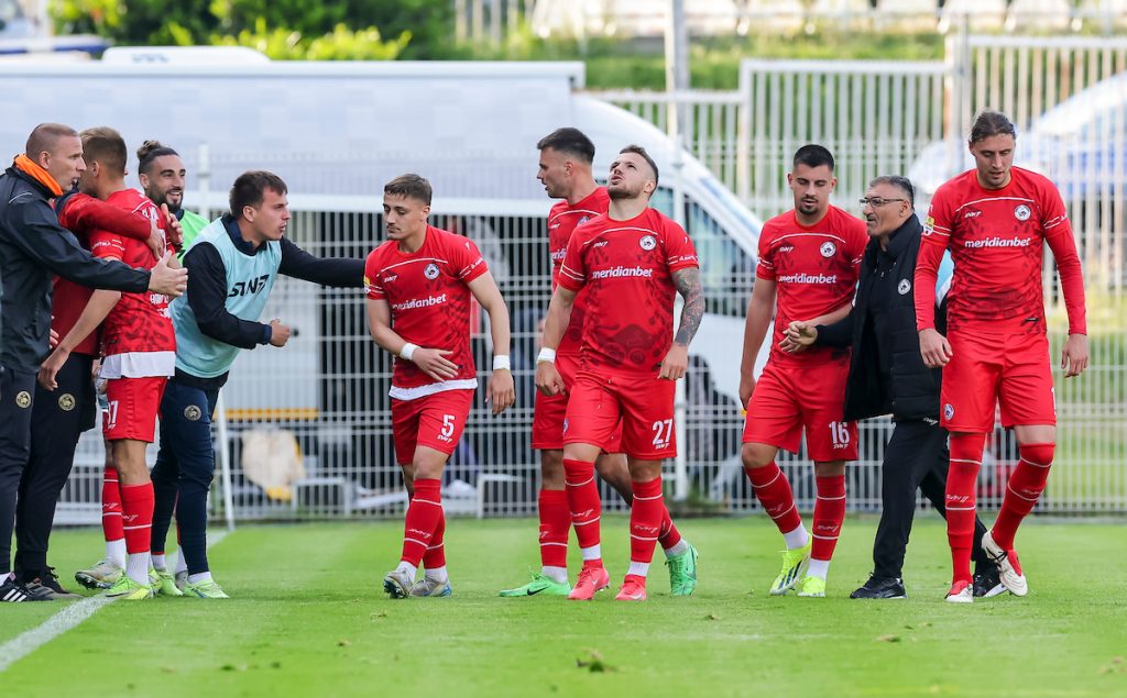 Kraj i početak bitke za opstanak: „Traktoristi“ u 95. minutu poslali Kruševljane u baraž, Spartak ni sam ne zna kako se spasao!