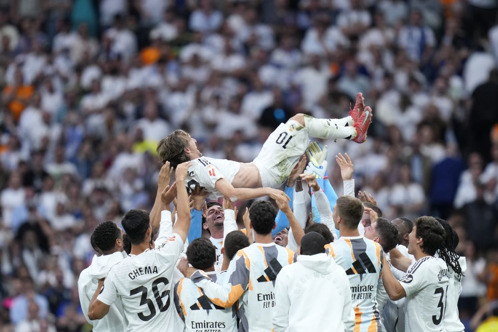 Hrvat napravio haos za kraj! Modrić se na oproštajnoj utakmici sukobio sa Vinisijusom i Belingemom