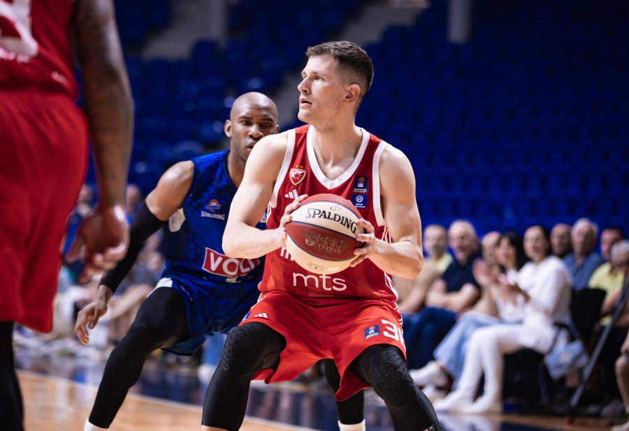 Nemanja Nedović na utakmici protiv Budućnosti Foto: ABA liga/Budućnost Voli/Filip Roganović)
