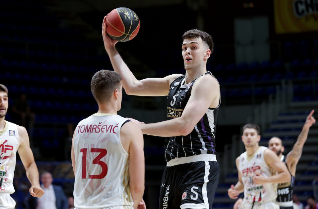 „Grobare“ boli glava od ovakve košarke! Partizan ubacio samo osam poena u prvoj četvrtini