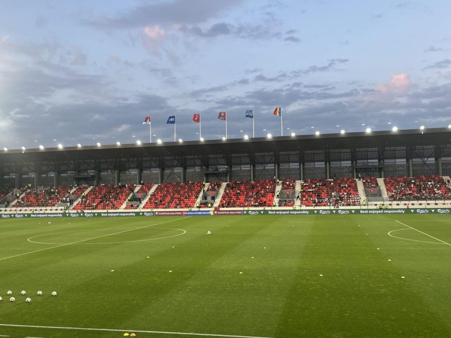 Stadion u Leskovcu sat vremena pred početak utakmice (Foto: Maxbet Sport)
