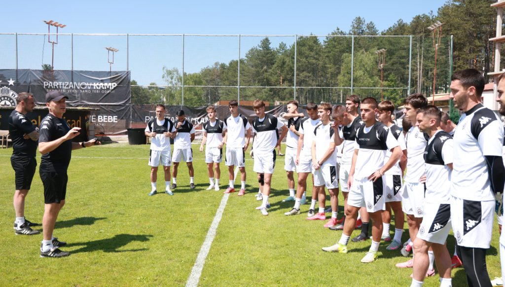 Slučajna poseta ili nešto drugo? Velika želja crno-belih stigla na pripreme Partizana