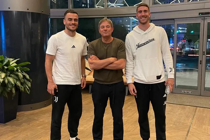 Kostić, Stojković i Vlahović (Foto: FSS)