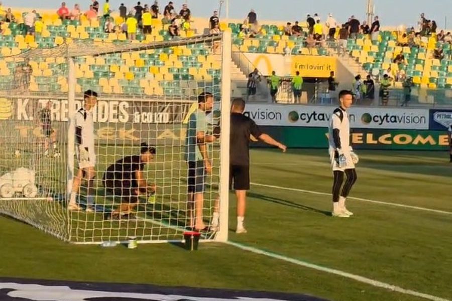 Sve je moguće na Kipru – domaćini farbaju gol-liniju 20 minuta pre početka meča