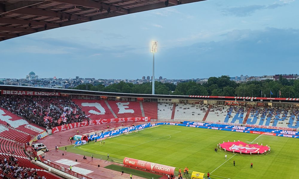 Pogledajte atmosferu na našem najvećem stadionu pred „mali gradski derbi“ (VIDEO)