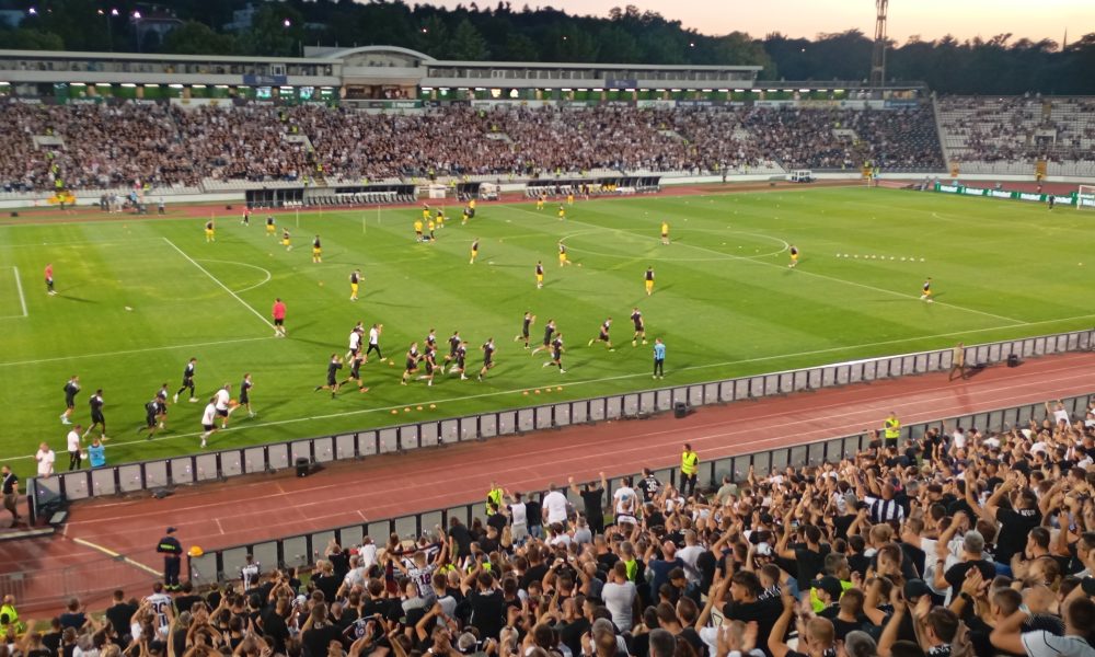Humska grmi kao nekada! „Grobari“ u delirijumu dočekali igrače, Oleksandriju čeka pakao! (VIDEO)