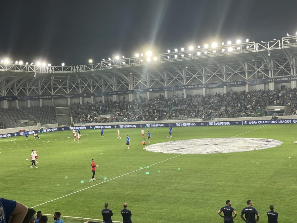 Sve miriše na spektakl: Puni se „Alfamega“ stadion, pristižu i verne „delije“ (FOTO/VIDEO)
