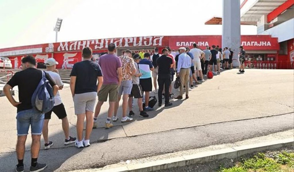 Redovi ispred Marakane! Traži se karta više, ali ne za Zvezdu, već Srbiju (VIDEO)