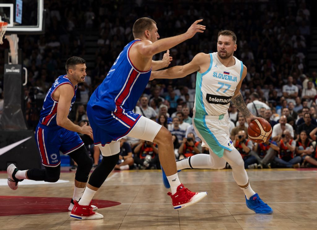 Jokić i Dončić u prvom planu u Areni: Od pozdrava do Lukine trojke! Razbijamo Slovence! (VIDEO)