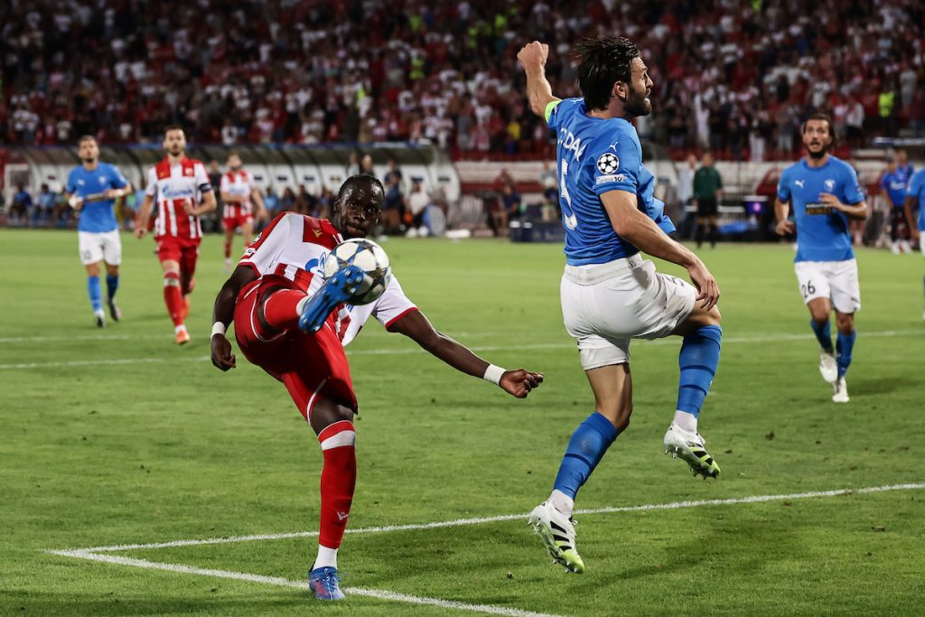 Kad sudija i VAR ne vide čistu ruku : Španci, zar ovo nije bio penal za Zvezdu? (FOTO)