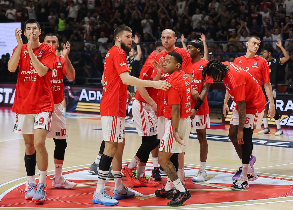 Zvezdini „bivši“ sipaju i ne pitaju! (VIDEO)