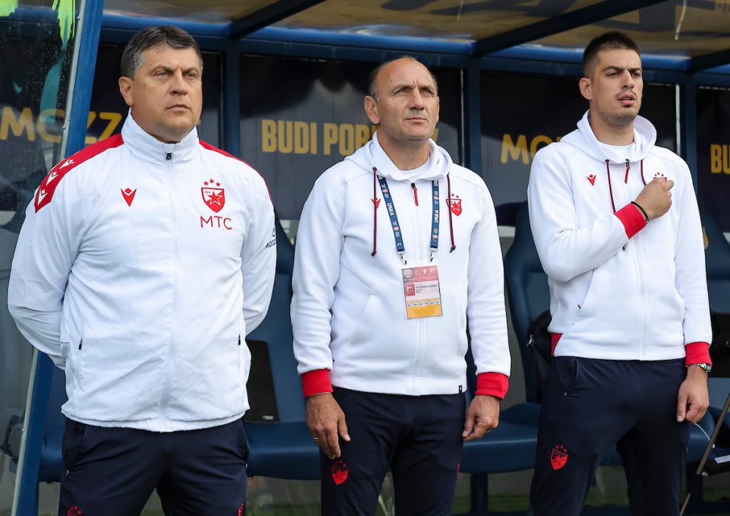 Rastali se Crvena zvezda i Vujadin Savić!