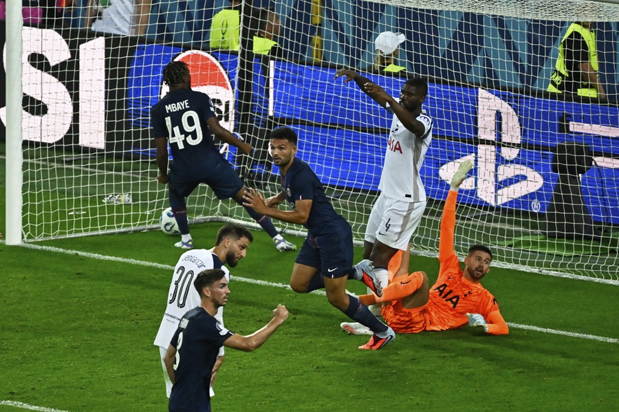 Zlatne Enrikeove izmene kaznile kukavičluk Totenhema! PSŽ ustao iz mrtvih, pa preko penala stigao do Superkupa