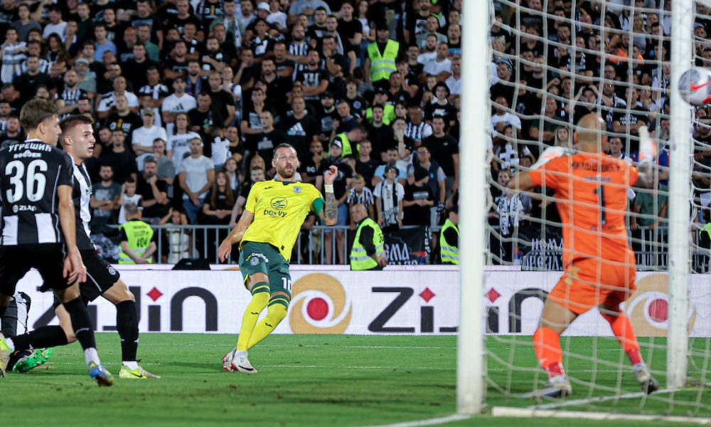Šok u Humskoj: Škoti iskoristili brojčanu prednost i poveli posle kornera! (VIDEO)