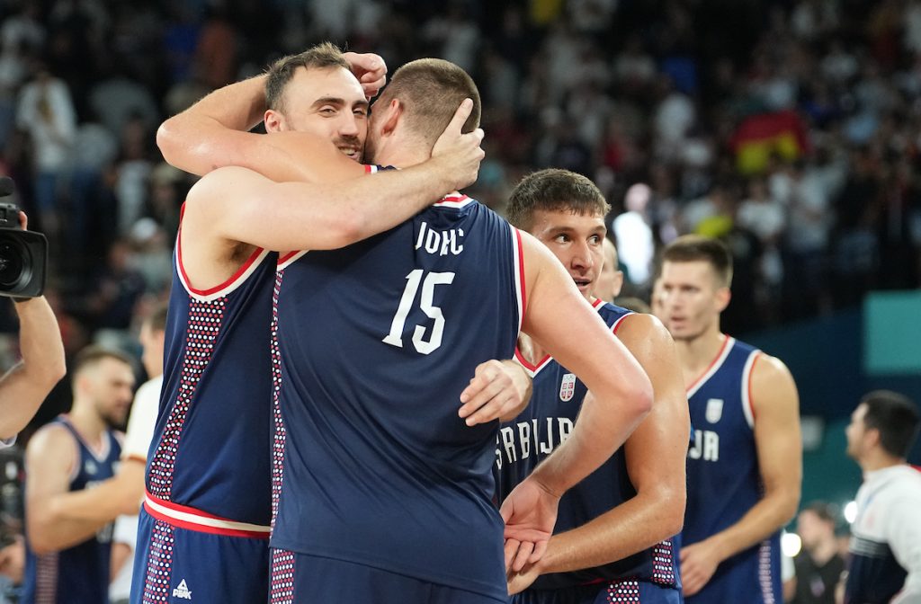 Srbija dobila novi dres: „Orlovi“ ga prvi put oblače protiv Francuske VIDEO