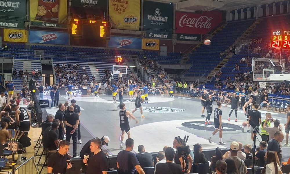 Partizan se sa Taša preselio u „Pionir“! Večeras je nešto manje „grobara“, podršku imaju i Izraelci (VIDEO)