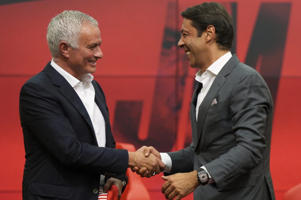 Murinjo pokazao prstom na njega, moguć povratak zvezde u Evropu