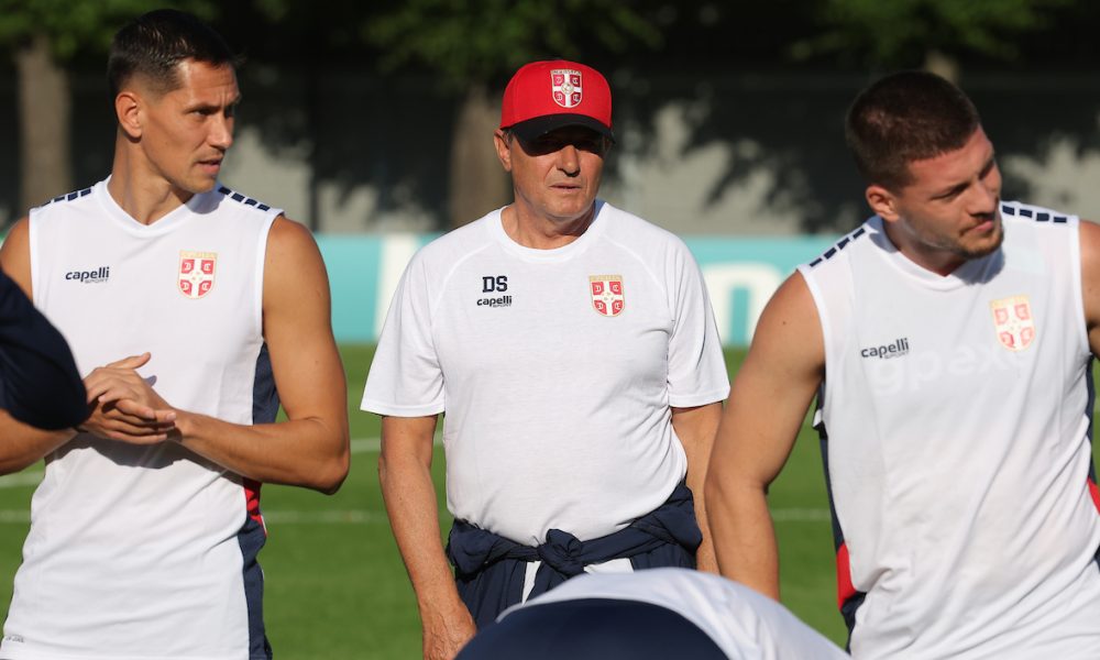 Srbija sa dva napadača na Letoniju, dva iznenađenja u startnih 11! (SASTAVI)