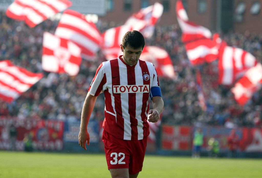 Ko god je pogledao ovaj snimak zaplakao je! Zvezda se emotivno oprostila od Dekija Milovanovića (VIDEO)
