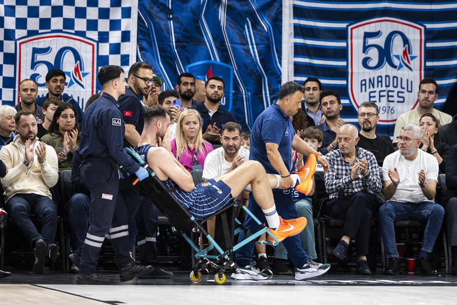 Glavobolja za Kokoškova: Teška povreda Papajanisa (VIDEO)