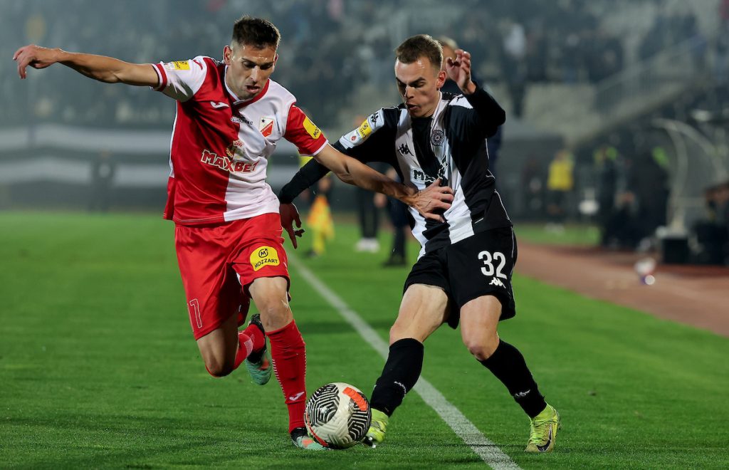 Bakljade, prekidi, crveni kartoni i samo jedan gol: Rođendanska pobeda Partizana u derbiju sa Vojvodinom (VIDEO)