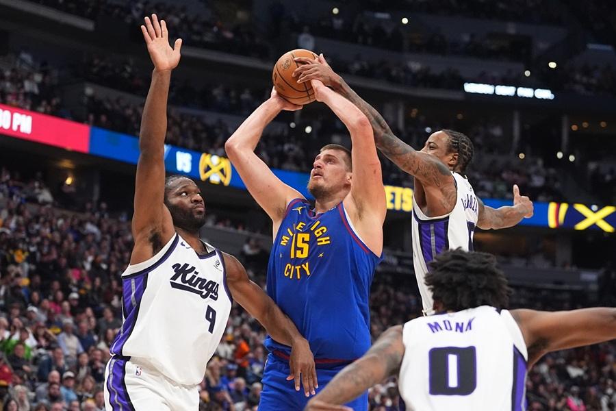 Ne pomaže ni Jokićevih 44 poena: Denver opet poražen kod kuće (VIDEO)