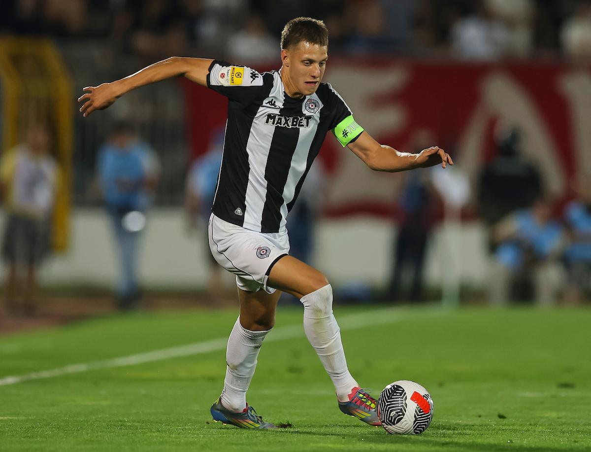Partizan dobio ponudu 8 miliona evra za Ugrešića, ali problem je „lastiš“