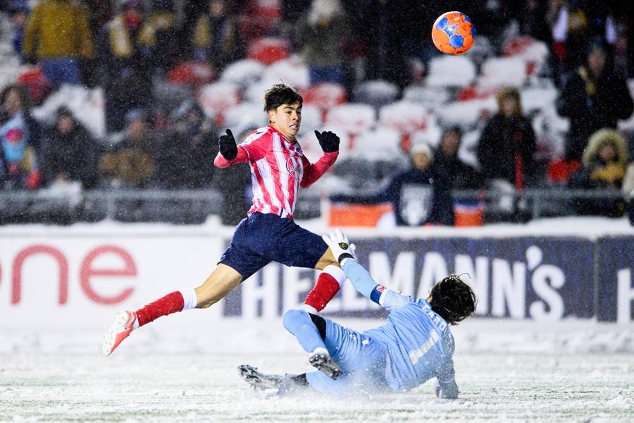 Najlepši gol u najtežim fudbalskim uslovima! „Makazice“ vredne titule prvaka države (VIDEO)