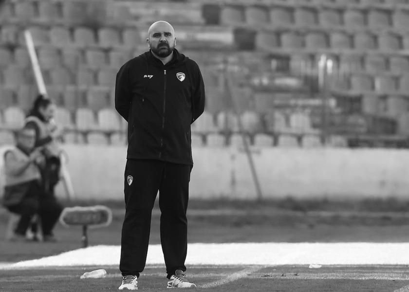 Tužna scena u Lučanima: Fudbaleri popadali na teren posle vesti o smrti Žižovića (UZNEMIRUJUĆI VIDEO)