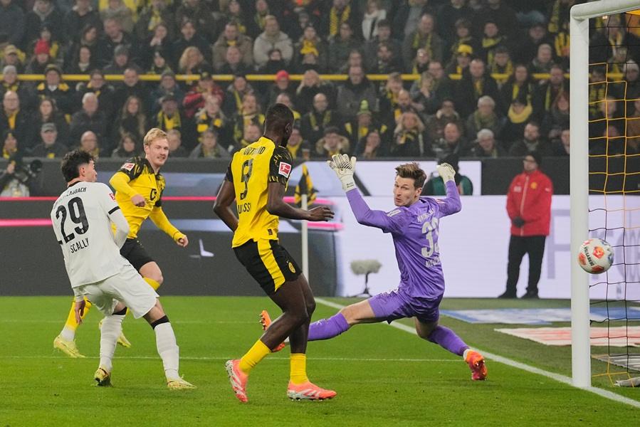 Bundesliga: Borusija pobedila imenjaka iz Menhengladbaha, pa zasela na drugo mesto