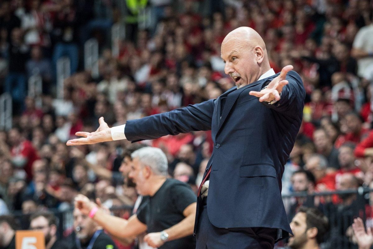 Zvezda posle poraza poručila „Idemo dalje“, navijači podeljeni (VIDEO)
