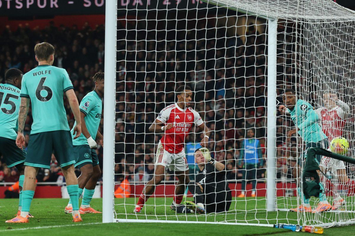 Arsenal se mučio, nijednom nije zatresao mrežu, ali je pobedio najslabijeg u ligi (VIDEO)
