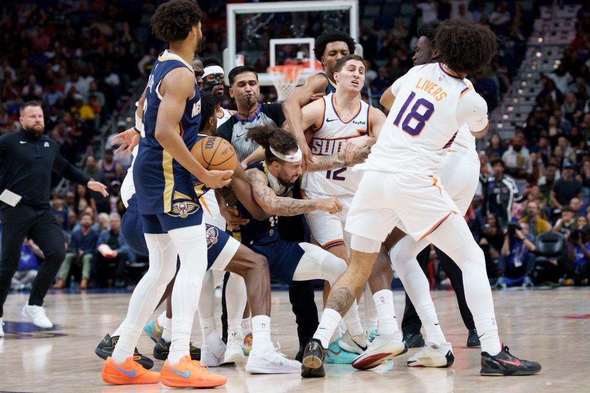 Tuča u NBA ligi: Plejmejker Pelikansa pesnicom udario centra Finiksa (VIDEO)
