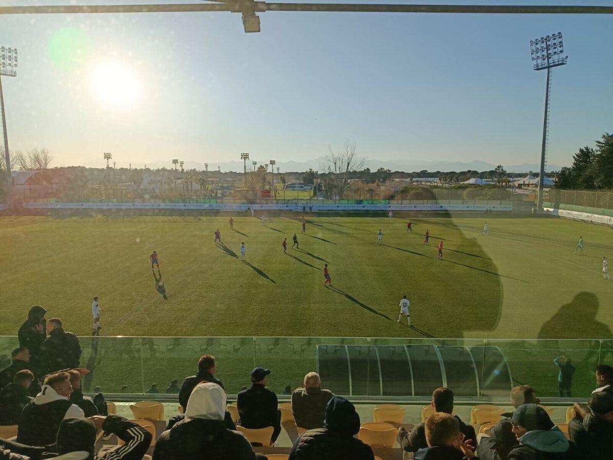 Dobro poznato trenersko lice gleda utakmicu Partizana u Antaliji (FOTO)