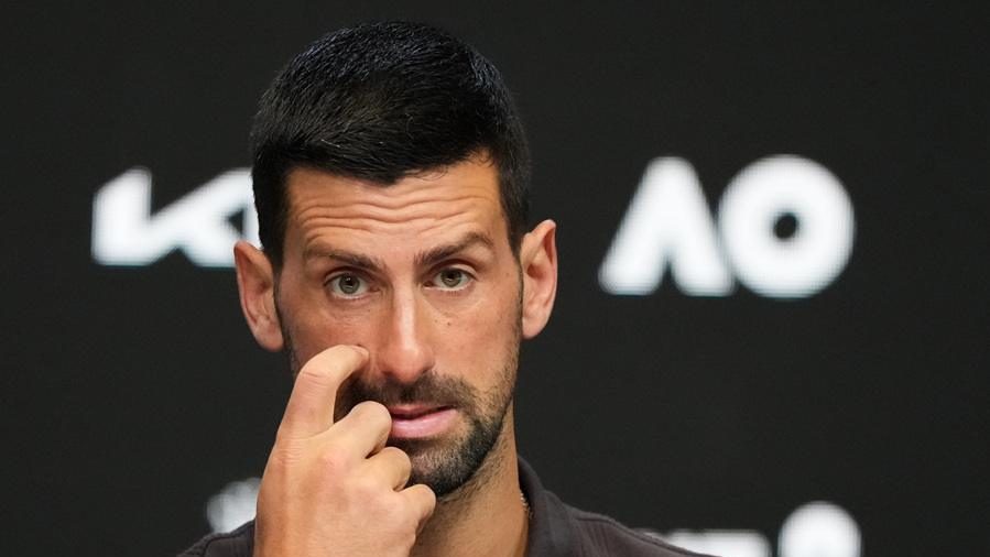 Đoković reagovao pred polufinale AO nakon pitanja o „jurenju“ rivala