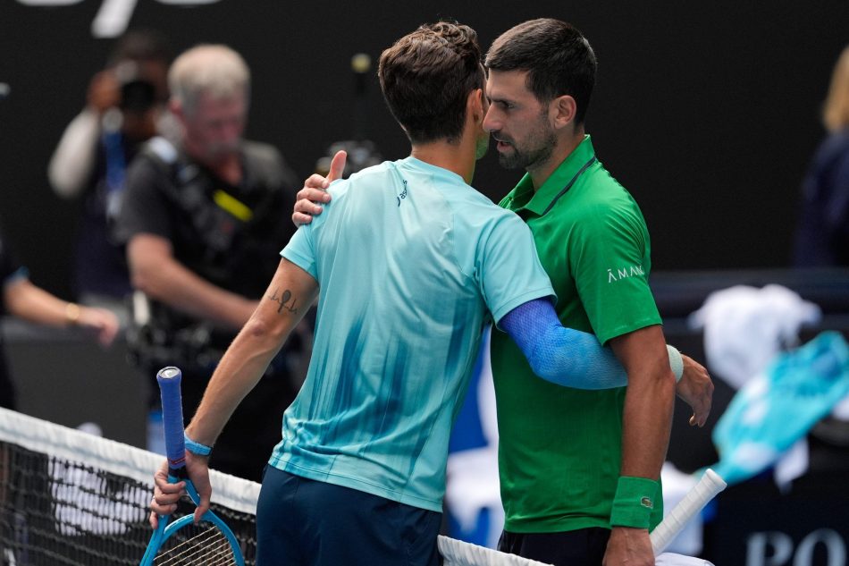 Novak bio u nokdaunu, pa u polufinale prošao bez dalje borbe (VIDEO)