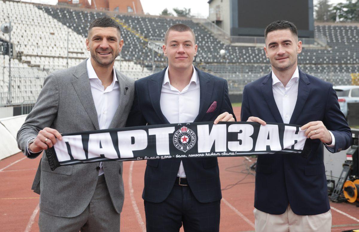 Partizan u istom danu potpisao ugovore sa trojicom fudbalera (VIDEO)
