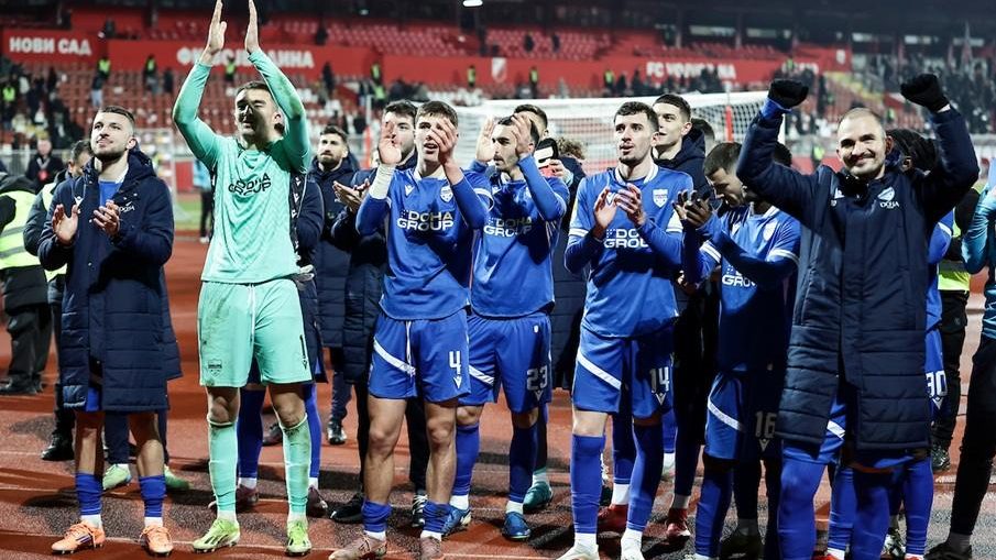 Fešta u Novom Pazaru: Navijači u sitne sate dočekali fudbalere posle pobede nad Vojvodinom (VIDEO)