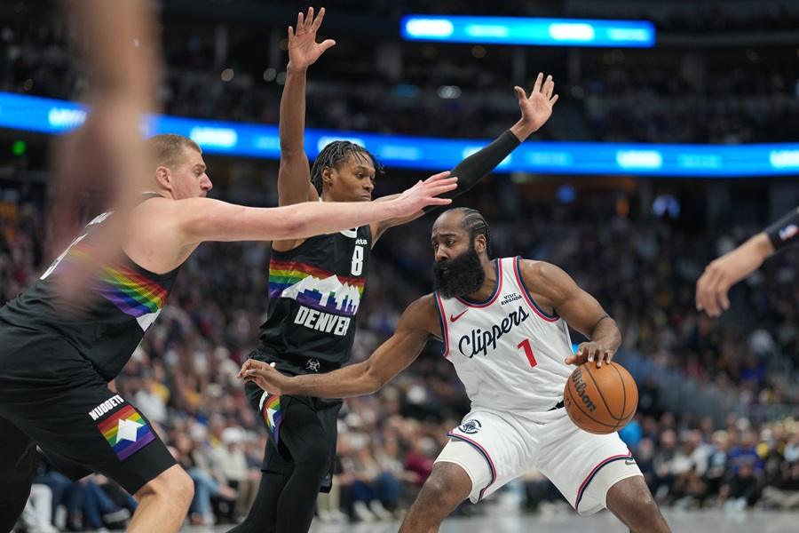 Džejms Harden karijeru nastavlja u Klivlendu