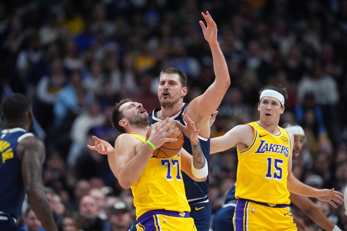 Lebron i Dončić prisustvovali Jokićevom 23. tripl-dablu: Lejkersi pali u Denveru (VIDEO)