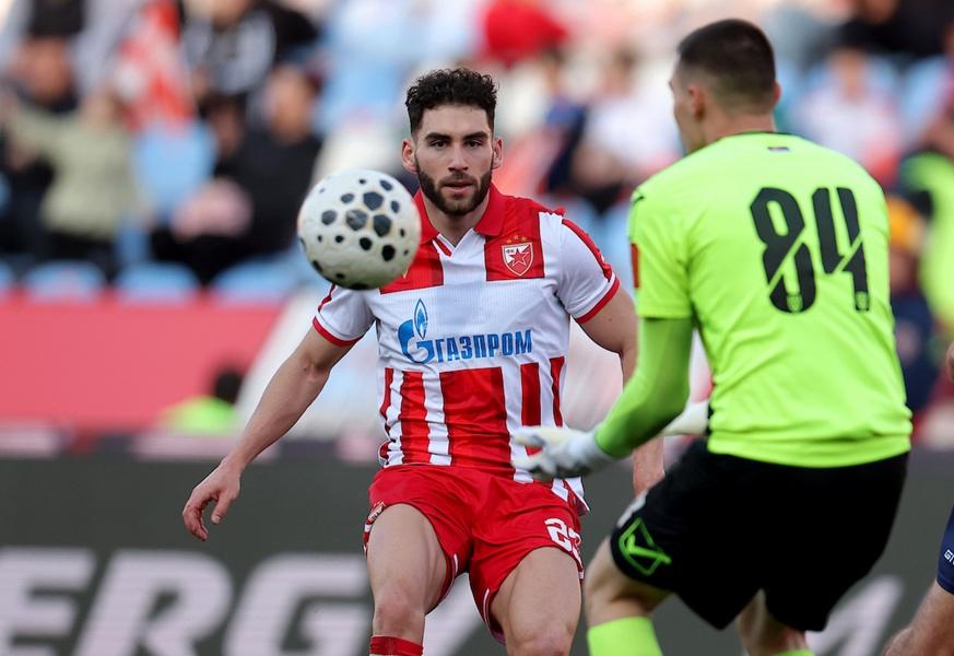Tiknizjan odlazi iz Zvezde, stiže novi levi bek: Olimpijakos plaća najmanje 5.000.000 evra!
