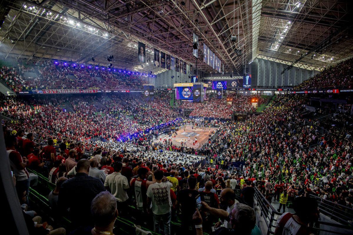 Spektakl u Atini: Vatra, antička Grčka i huk navijača Olimpijakosa obeležili otvaranje Fajnal fora Evrolige
