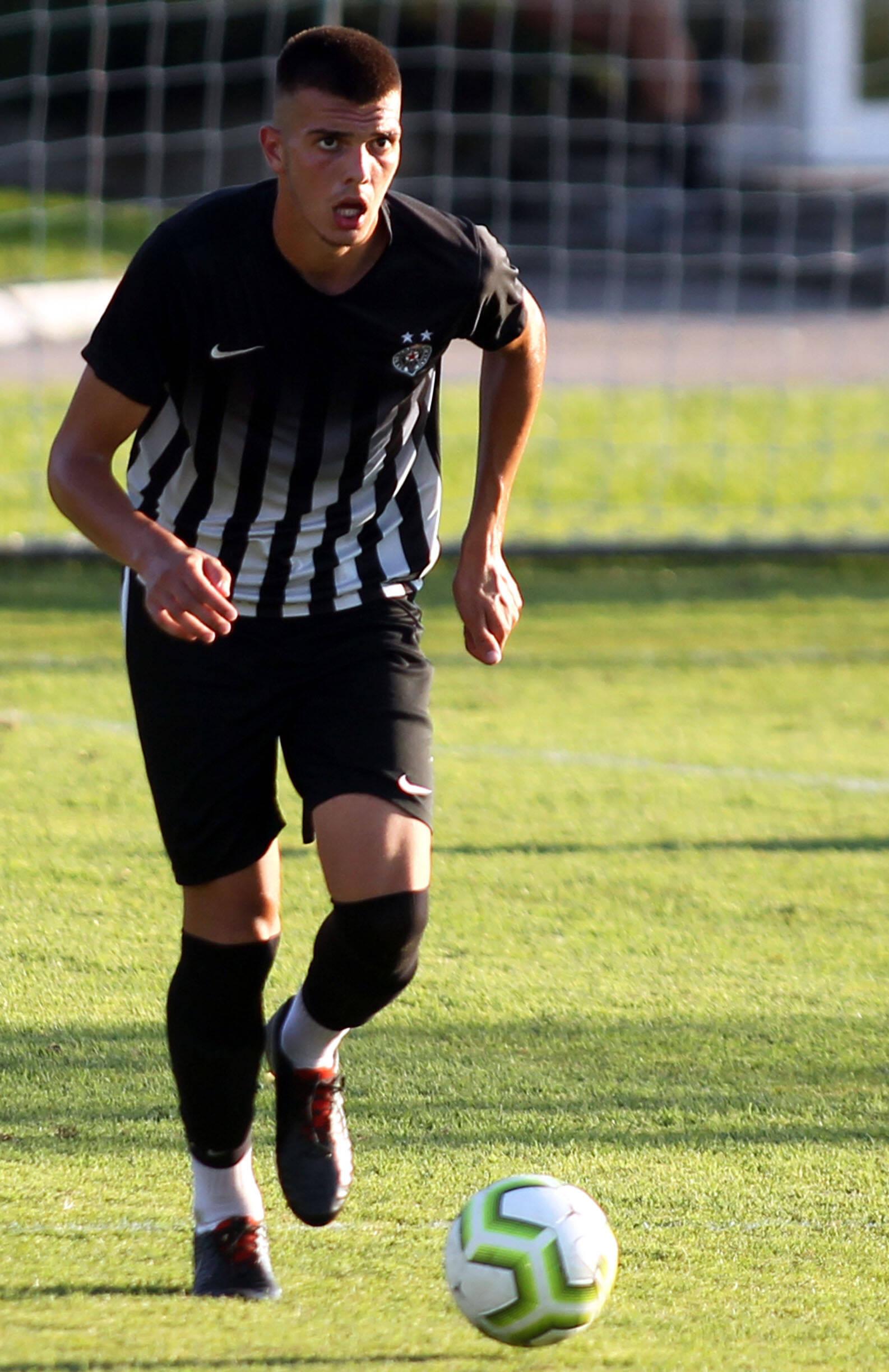 Nije dobio šansu u Partizanu, pa debitovao za polufinalistu Lige šampiona (FOTO)