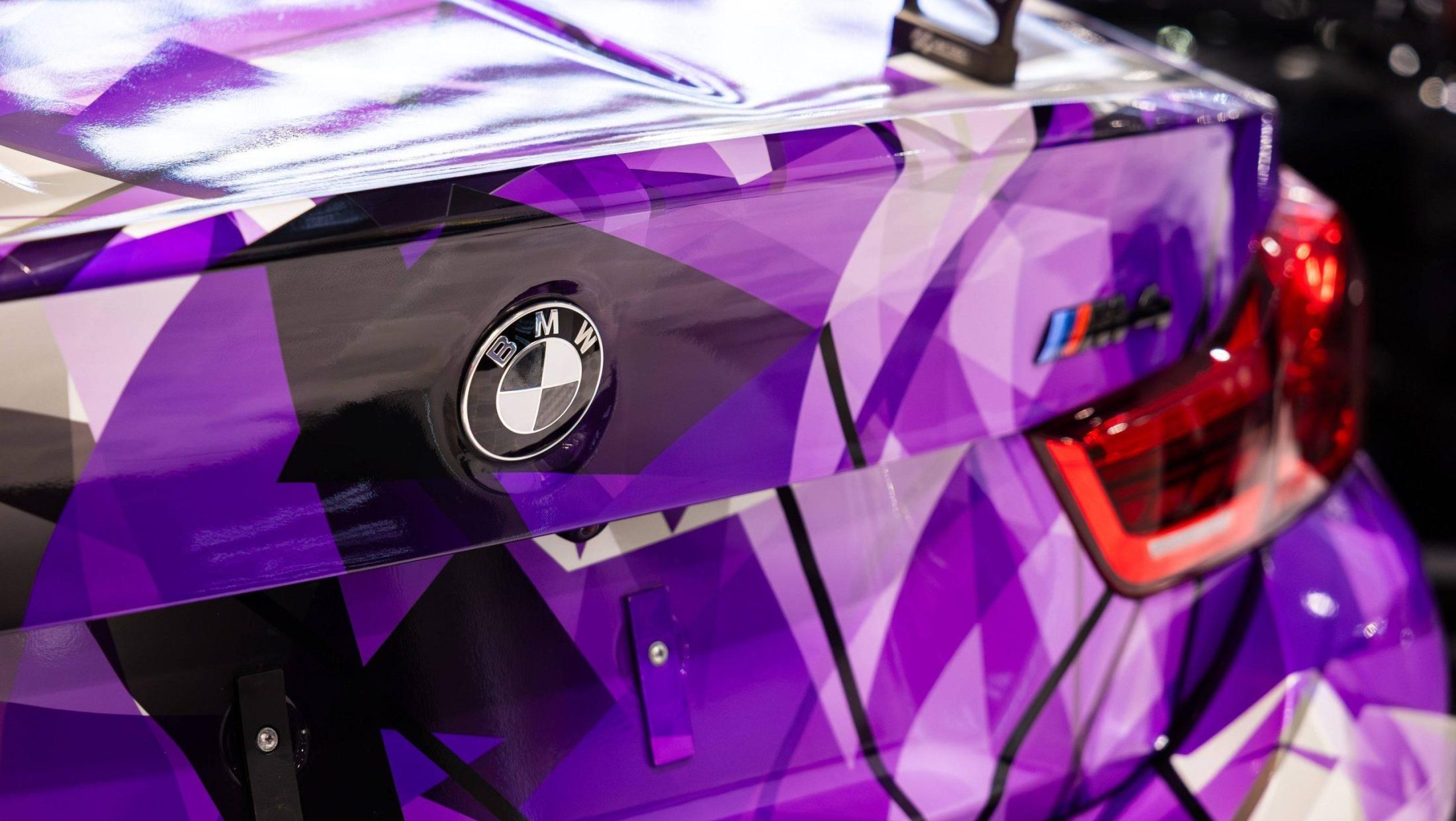 BMW predstavlja: poslednji Mohikanac sa manuelnim menjačem?