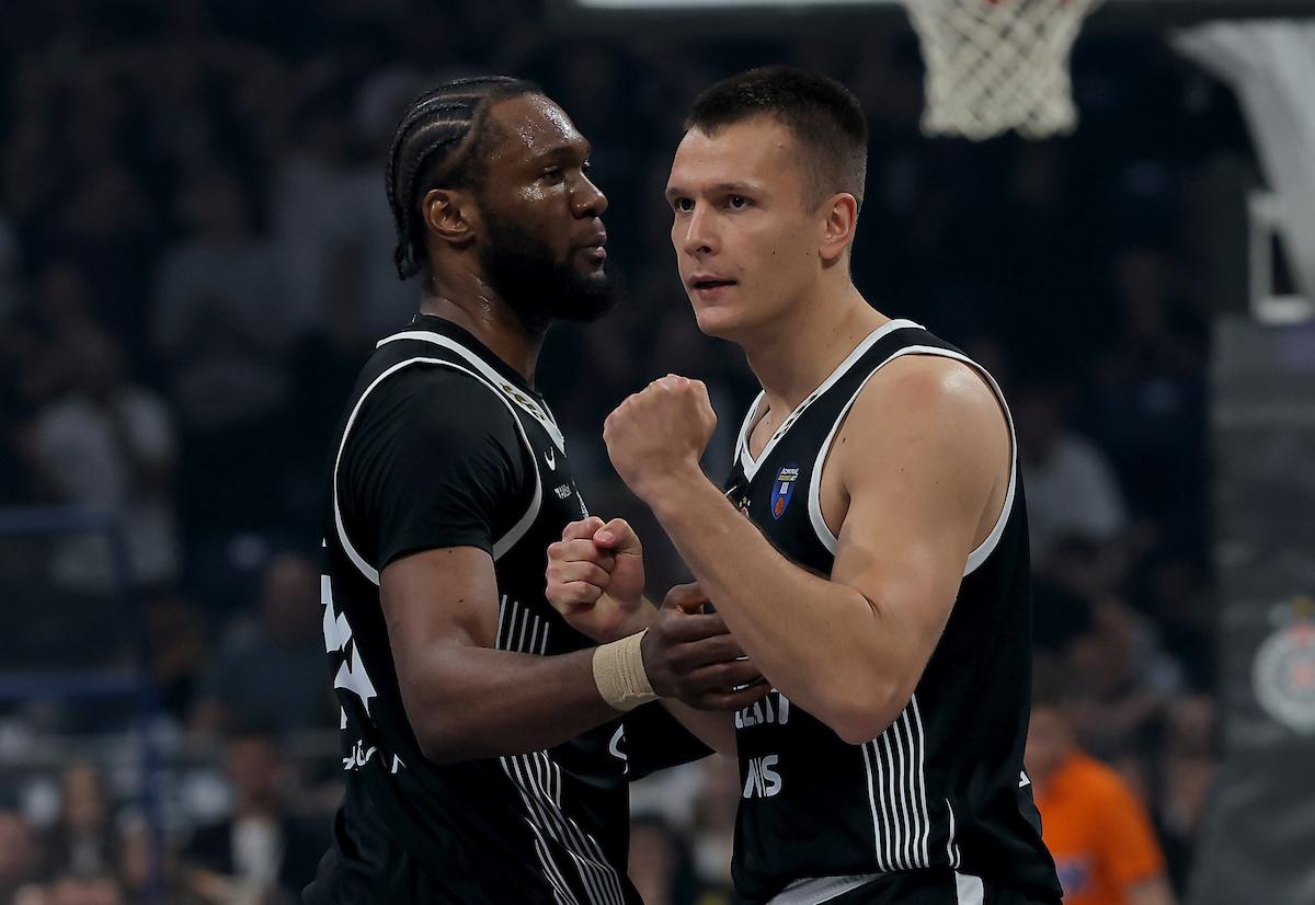Partizan umalo da ispusti plus 20, vodi protiv Crvene zvezde u polufinalu
